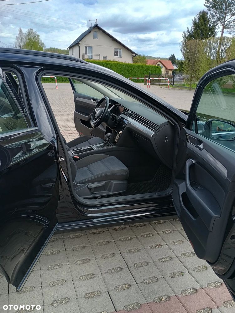Volkswagen Passat - 16