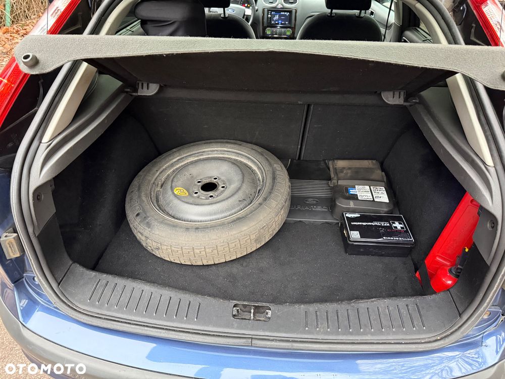 Ford Focus 2.0 Ghia - 16