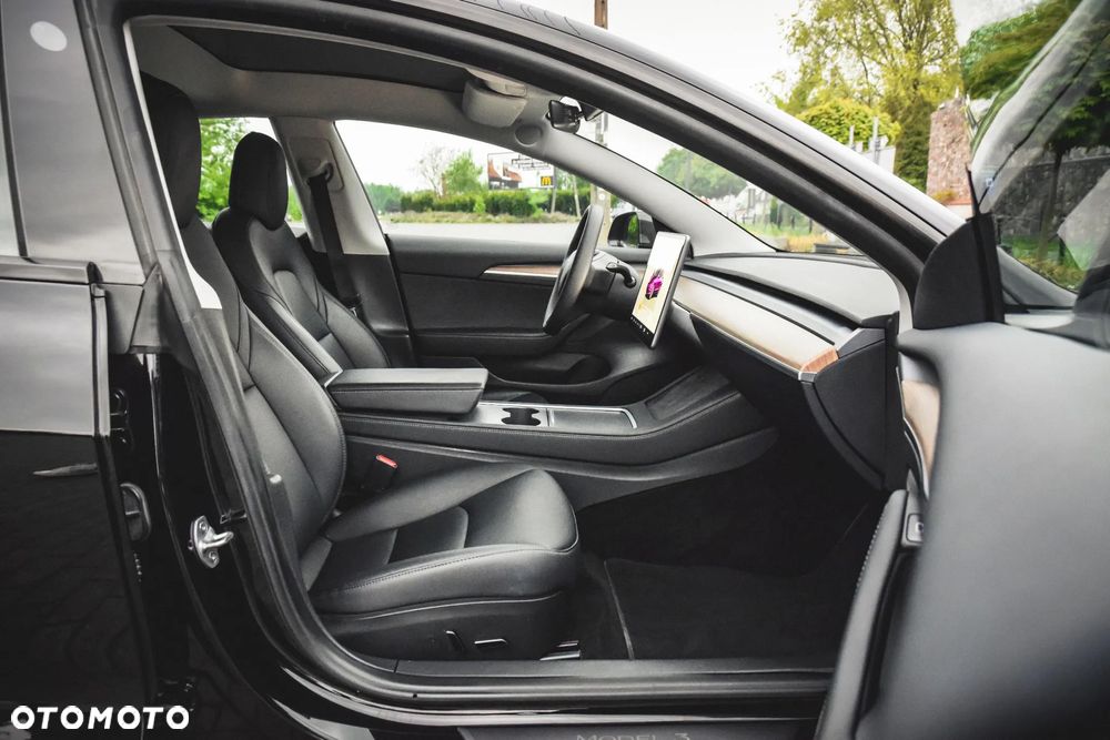 Tesla Model 3 Standard Range Plus - 26