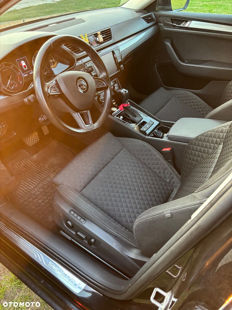 Skoda Superb 2.0 TDI Ambition DSG - 9