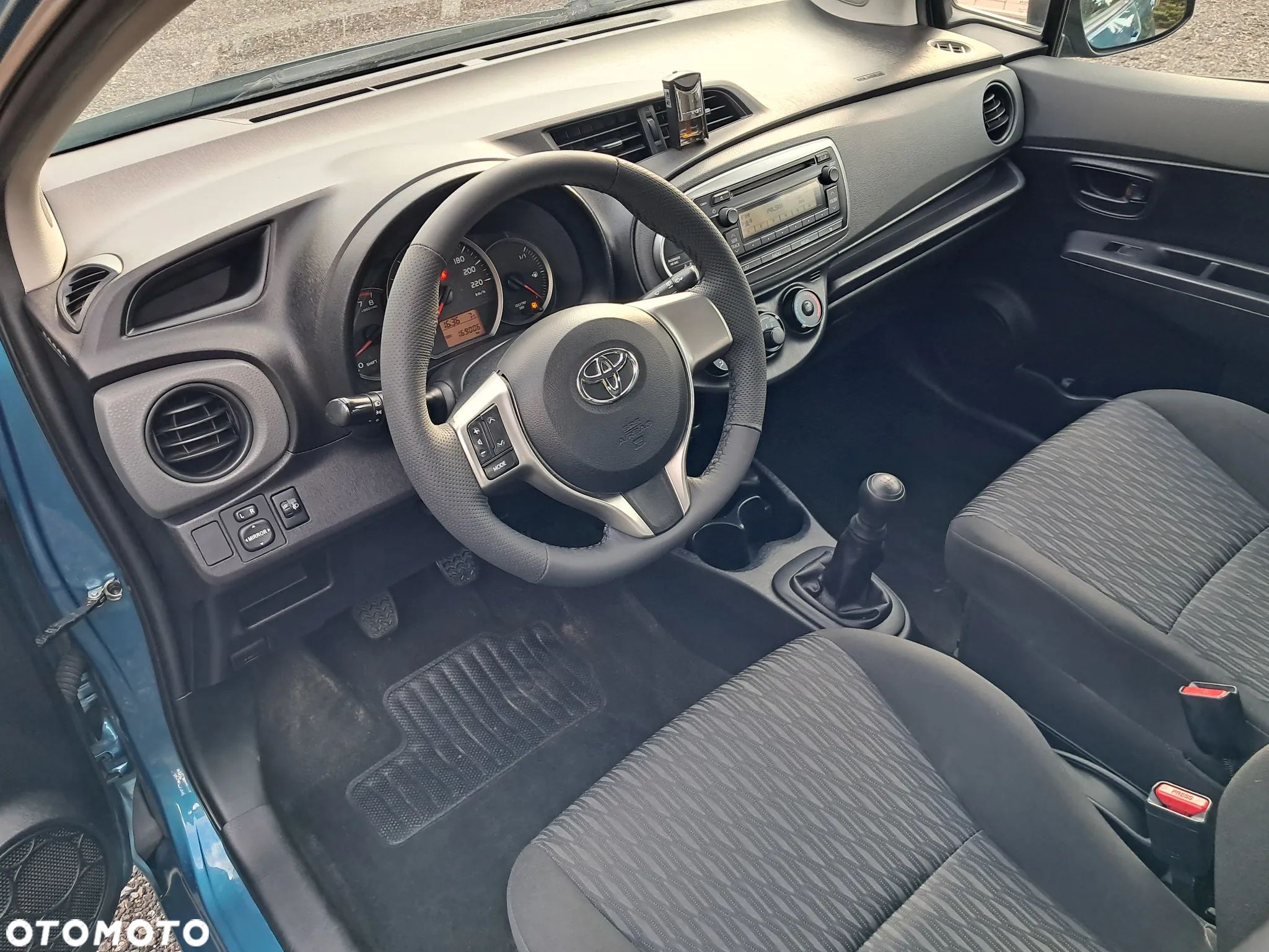 Toyota Yaris 1.0 VVT-i - 12