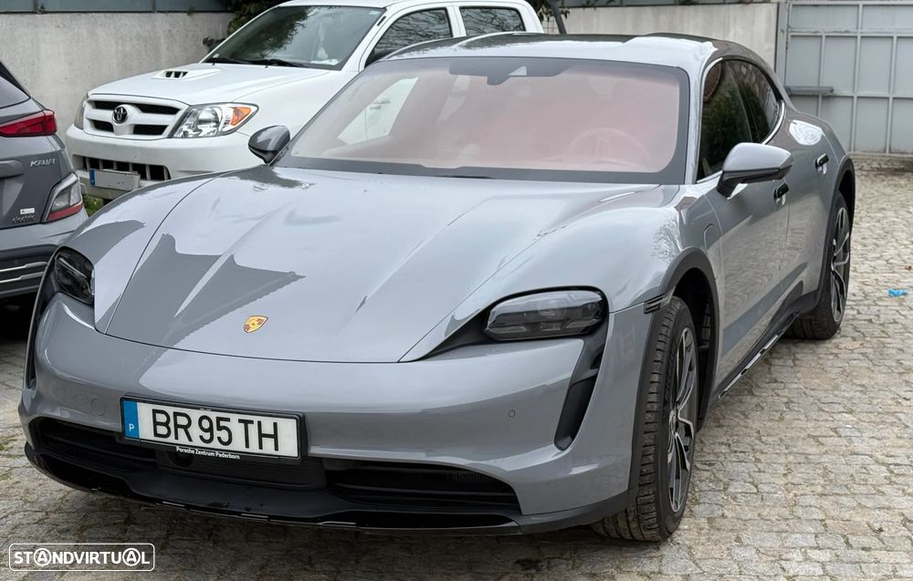 Porsche Taycan Cross Turismo 4S - 2