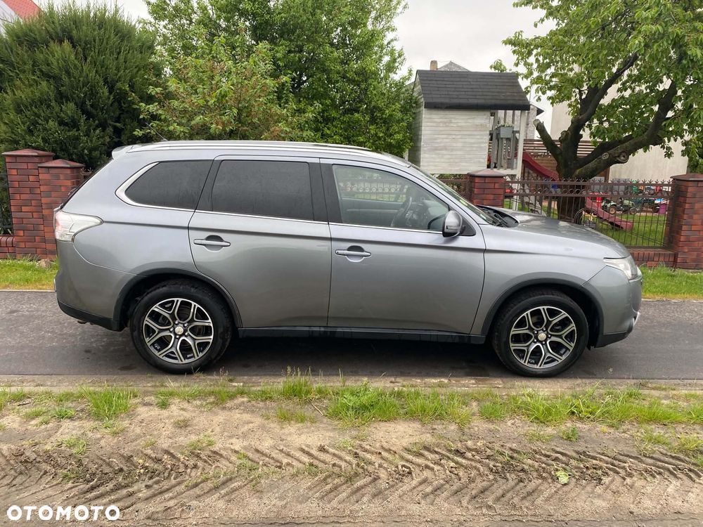 Mitsubishi Outlander - 10