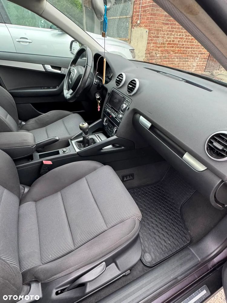 Audi A3 Sportback 2.0 TDI DPF Ambiente - 5