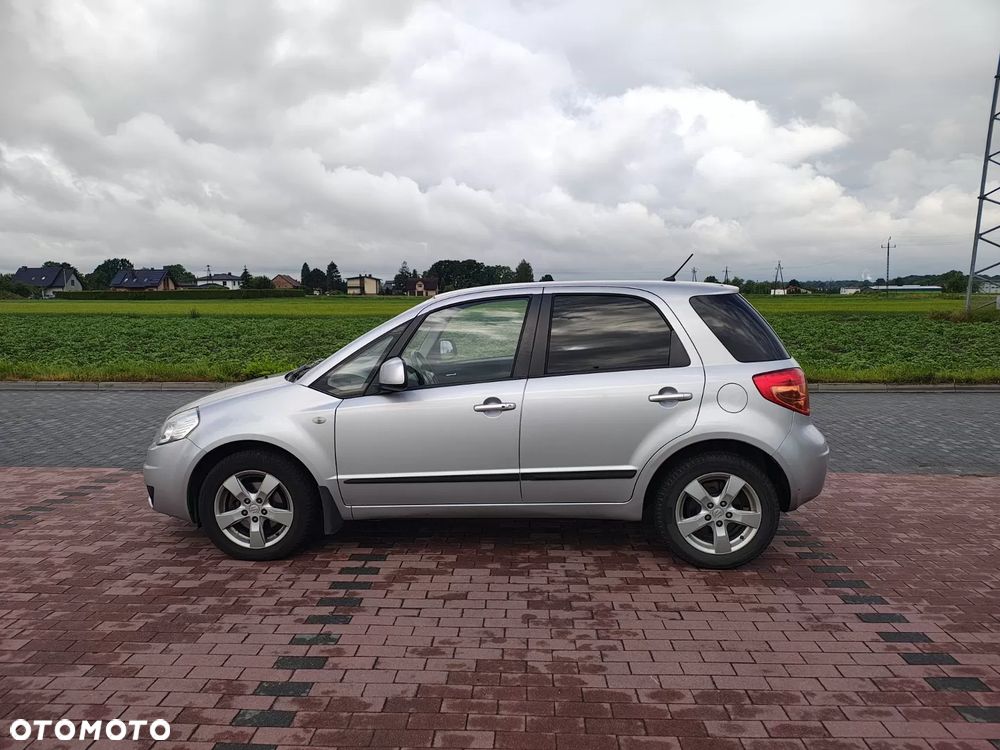 Suzuki SX4 1.6 Comfort - 11