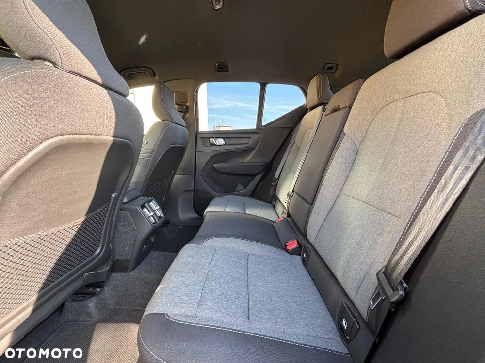 Volvo XC 40 T2 Plus Dark - 12