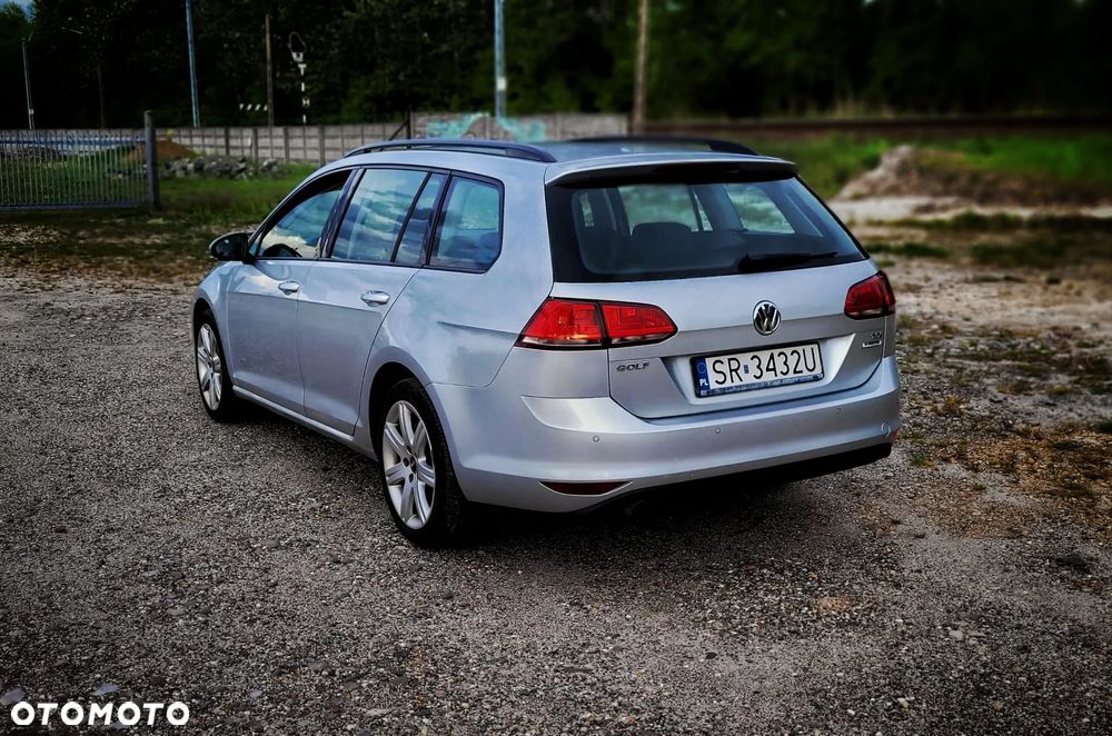 Volkswagen Golf 1.6 TDI BlueMotion Trendline - 4