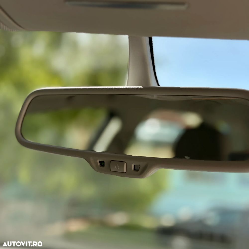 Audi A4 2.0 TDI ultra DPF Attraction - 30