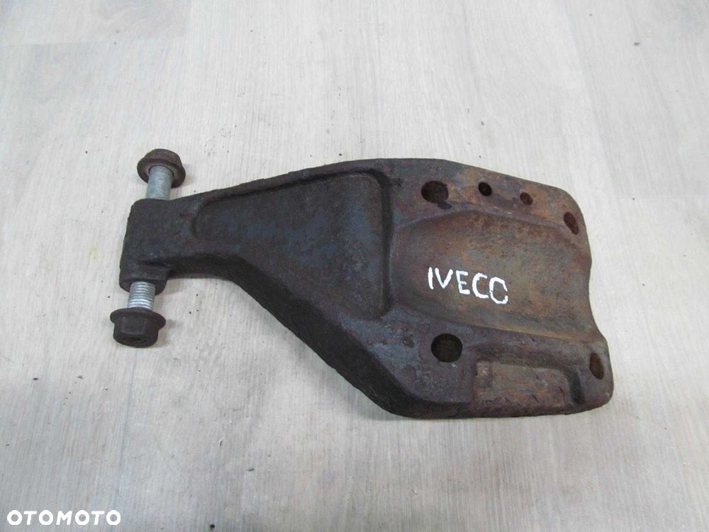 IVECO DAILY 03-14 LAPA WSPORNIK MOCOWANIE MOSTU RESORA TYL - 2