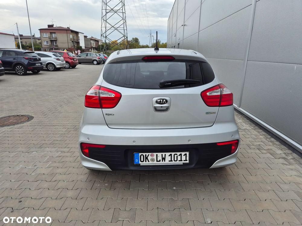 Kia Rio - 8