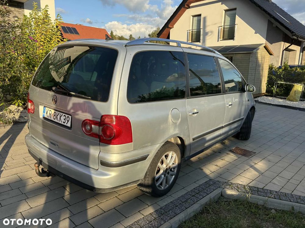 Volkswagen Sharan 1.9 TDI Highline Tiptr - 9