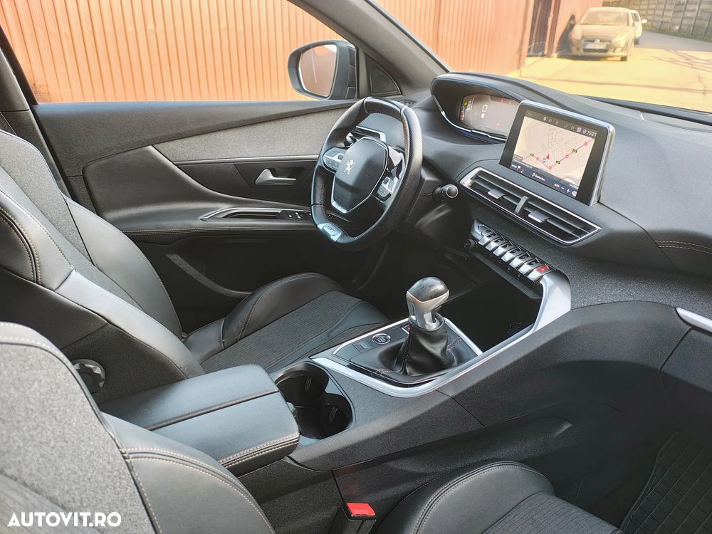 Peugeot 3008 1.2 PureTech Turbo S&S GT-Line - 22