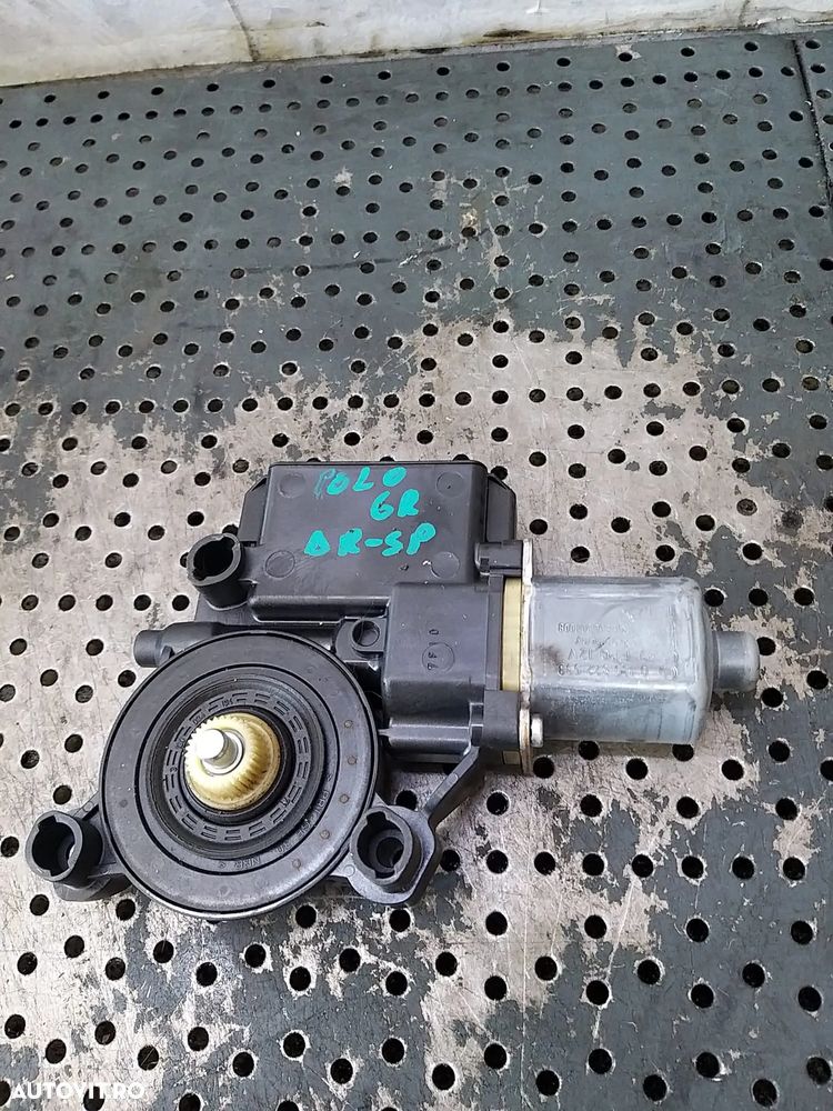 Motoras macara dreapta spate vw polo 6r 0130822533 6r0959812f - 1