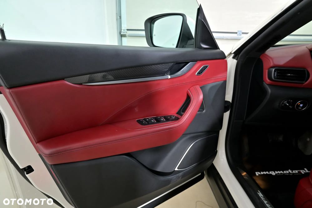 Maserati Levante S - 32