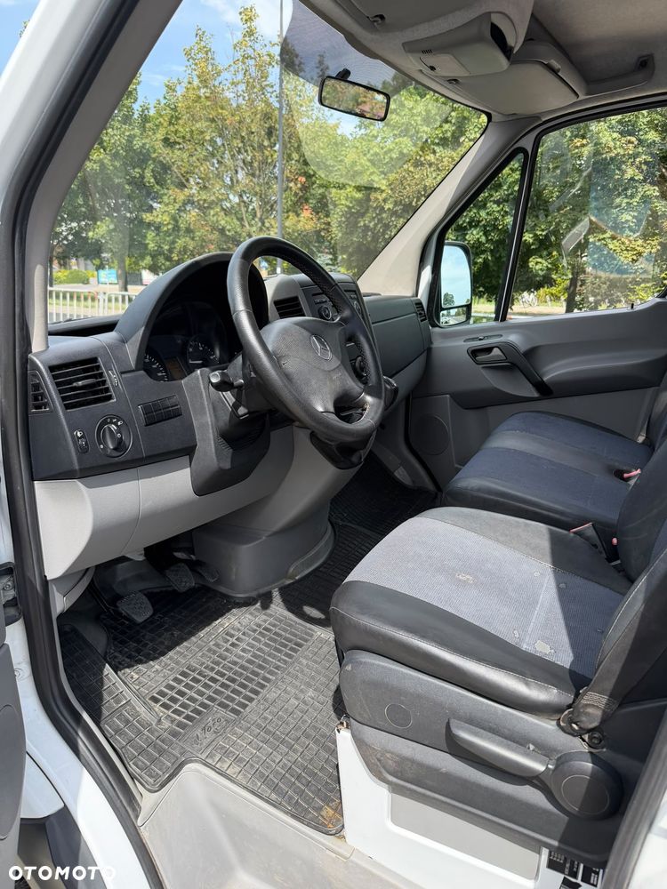 Mercedes-Benz Sprinter - 11