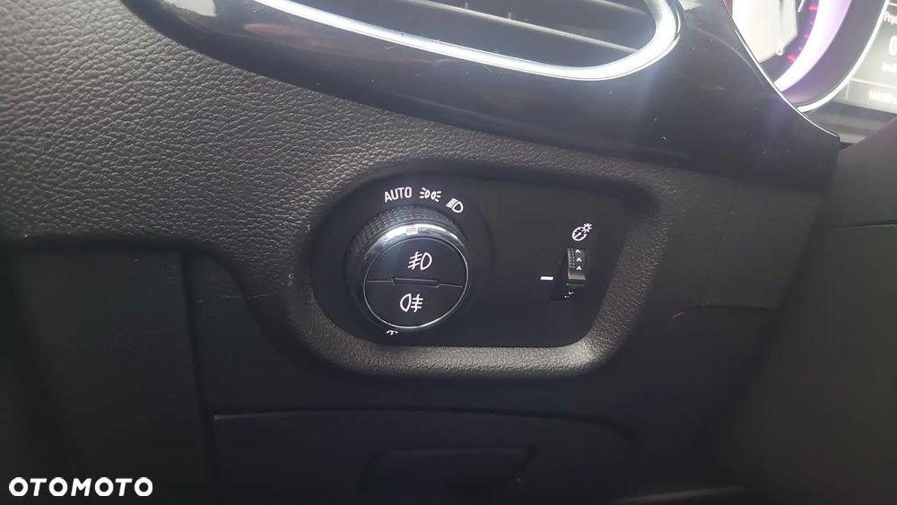Opel Astra 1.4 Turbo Start/Stop Business - 29