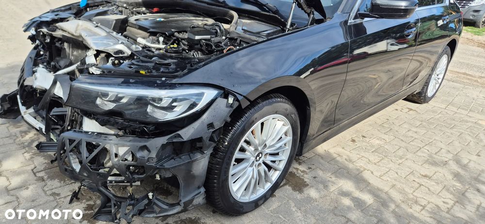 BMW Seria 3 320d xDrive Luxury Line - 28