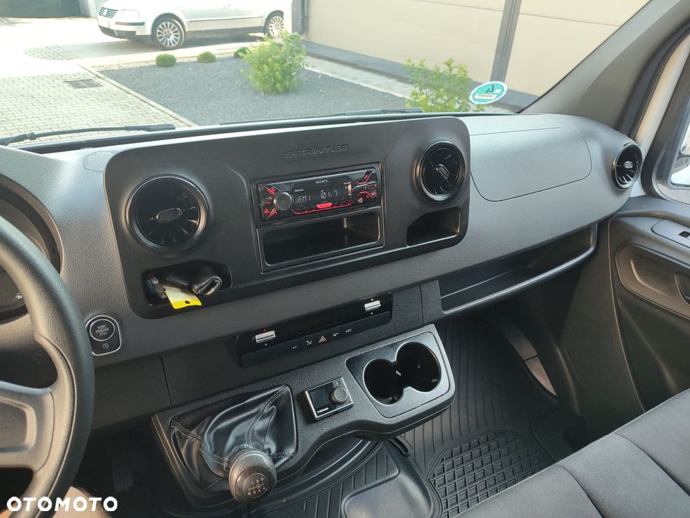 Mercedes-Benz SPRINTER - 12