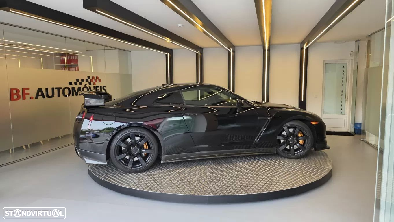 Nissan GT-R - 7