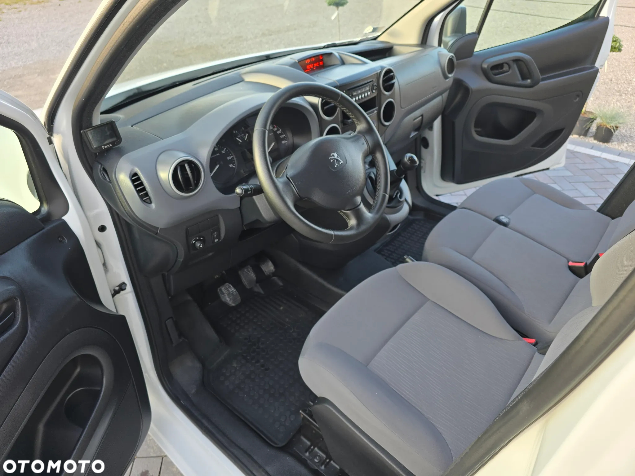 Peugeot PARTNER L1 1.6 HDI 90KM KLIMA LEKTRYKA SALON PL - 29