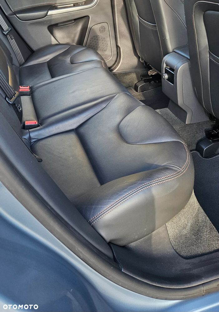 Volvo XC 60 D4 Geartronic Summum - 17