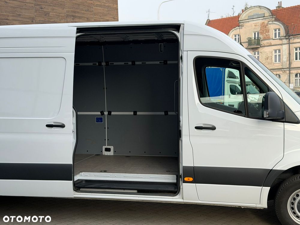 Mercedes-Benz Sprinter - 8
