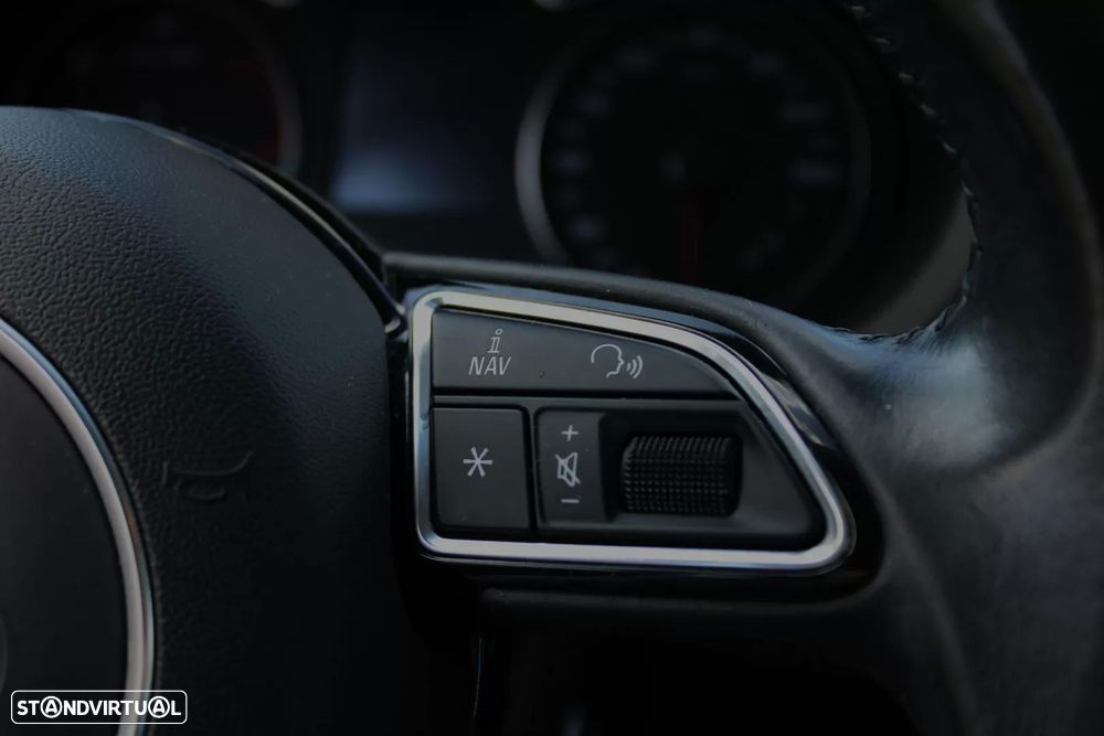 Audi A3 Limousine 1.6 TDI Business Line Attraction Ultra - 27