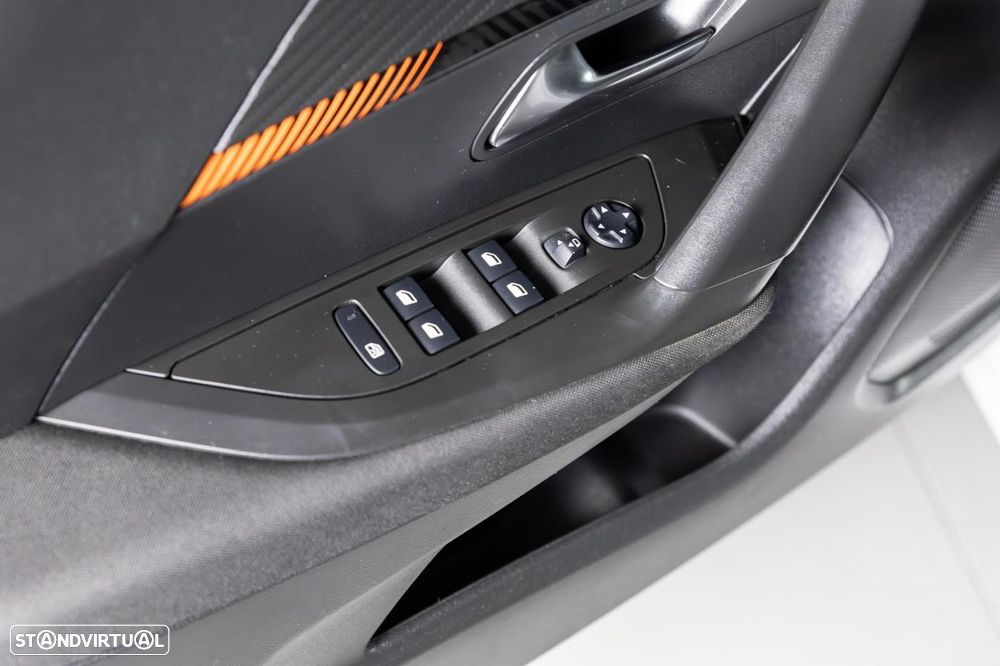 Peugeot 2008 1.5 BlueHDi Allure Pack EAT8 - 23