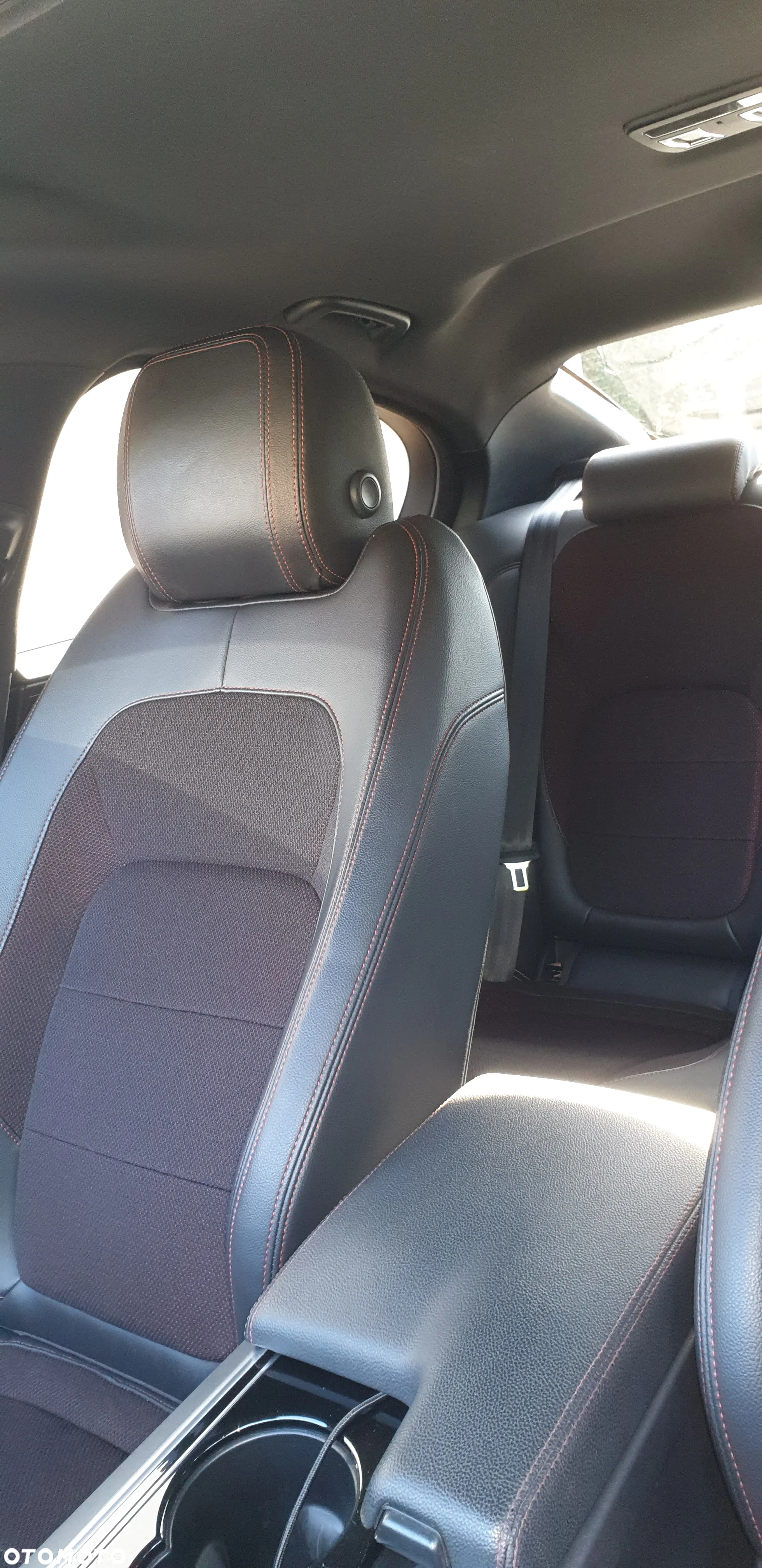 Jaguar XE 2.0 D R-Sport - 9