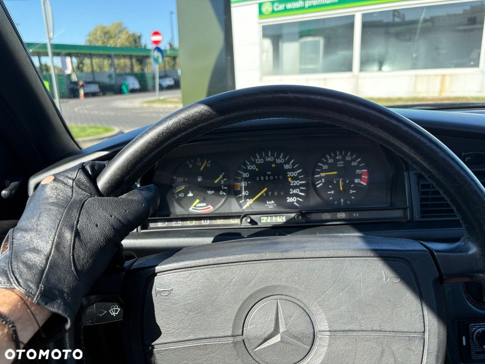 Mercedes-Benz W201 (190) - 9