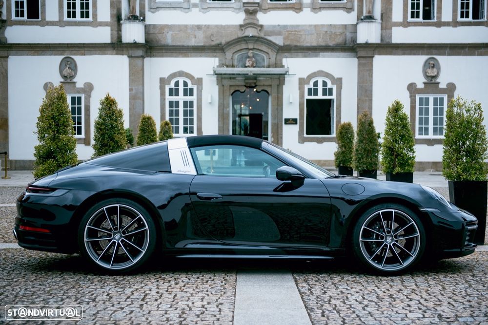 Porsche 911 (992) - 2