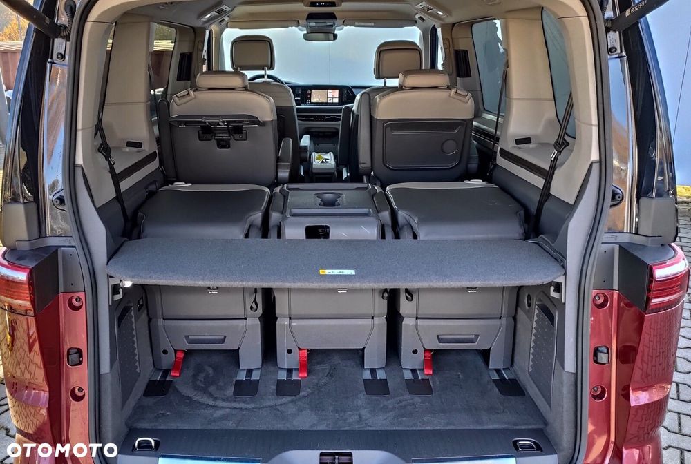 Volkswagen Multivan - 13