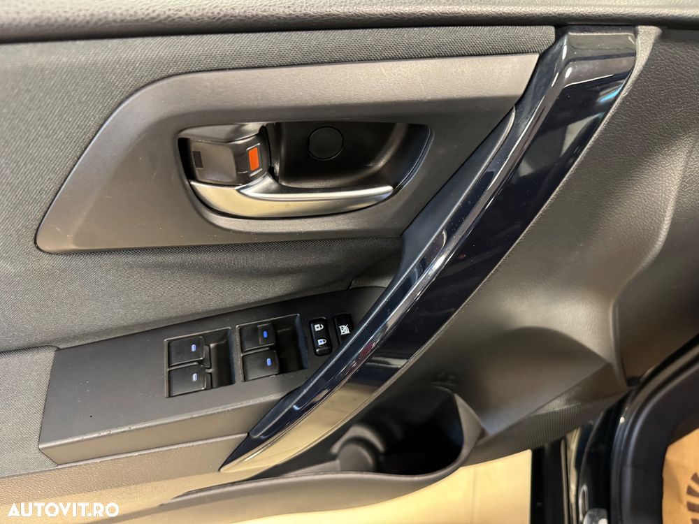 Toyota Auris 1.8 VVT-i Hybrid Automatik Design Edition - 34