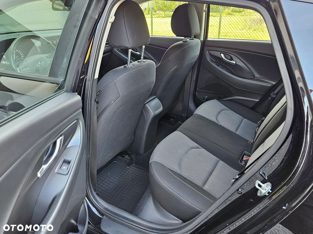 Hyundai i30 1.5 DPI Classic + - 24