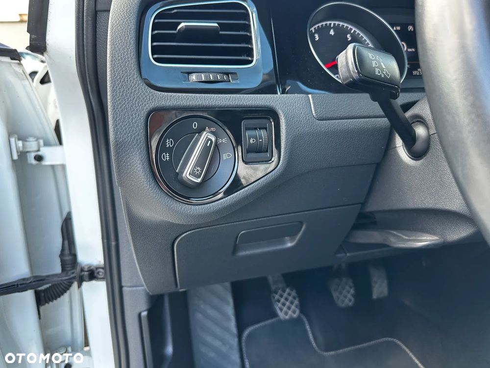 Volkswagen Golf - 18