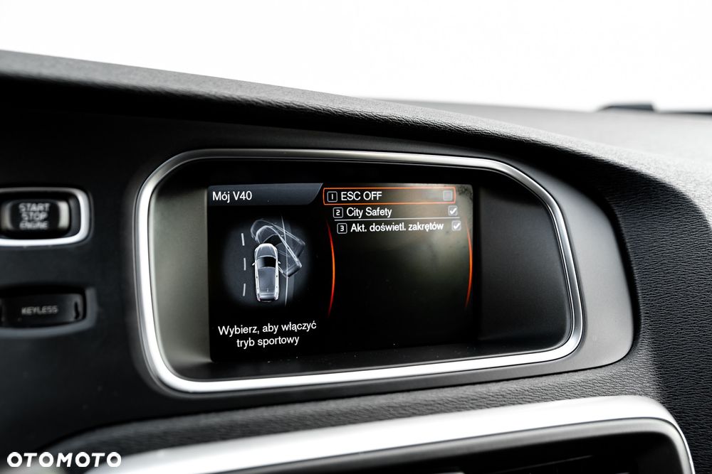 Volvo V40 D3 Geartronic Summum - 32