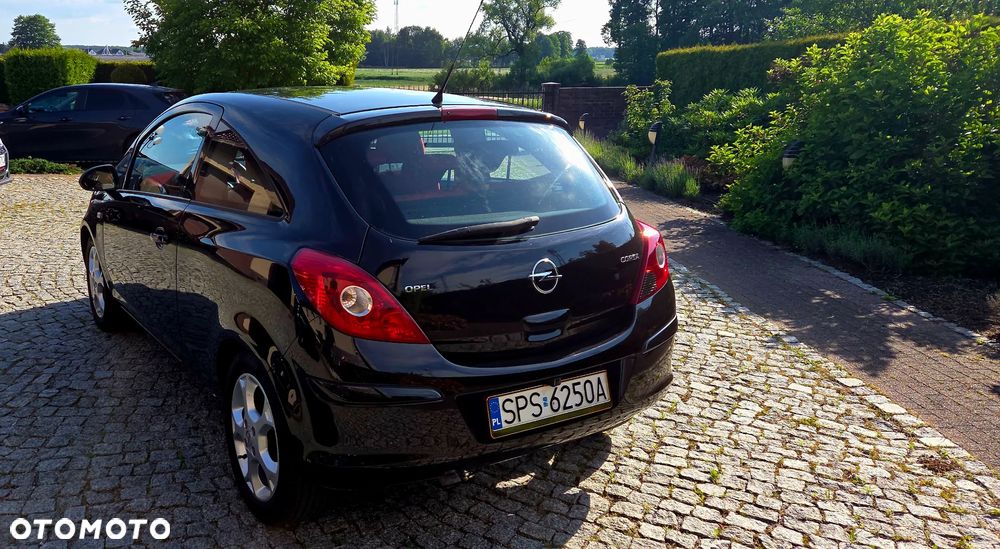 Opel Corsa 1.4 16V Cosmo - 4