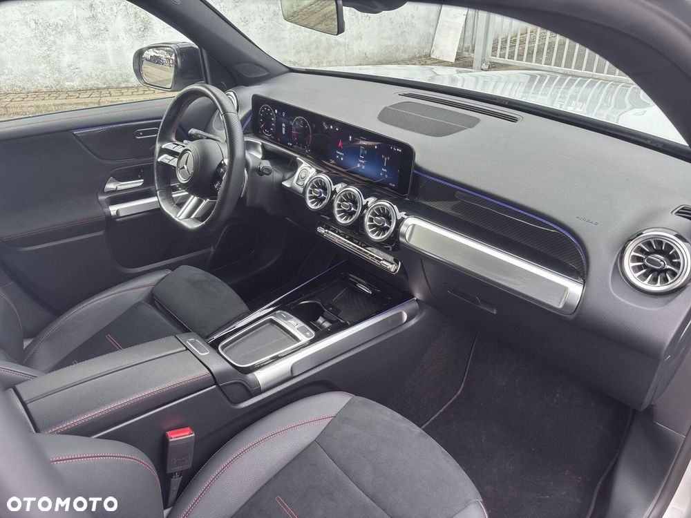 Mercedes-Benz GLB - 18