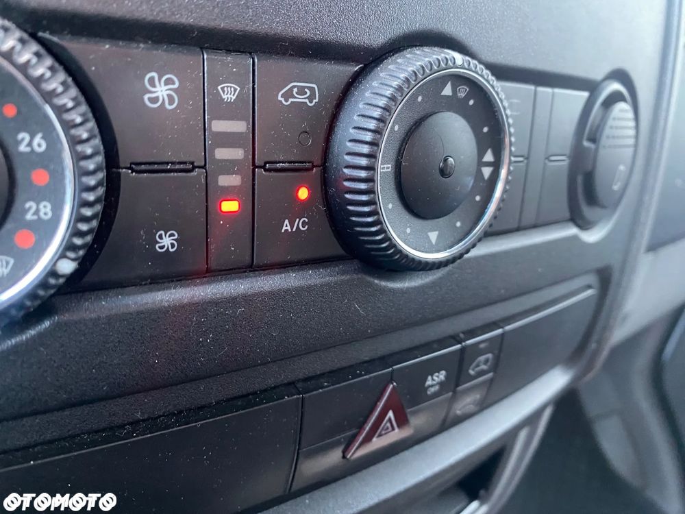 Mercedes-Benz Sprinter - 9