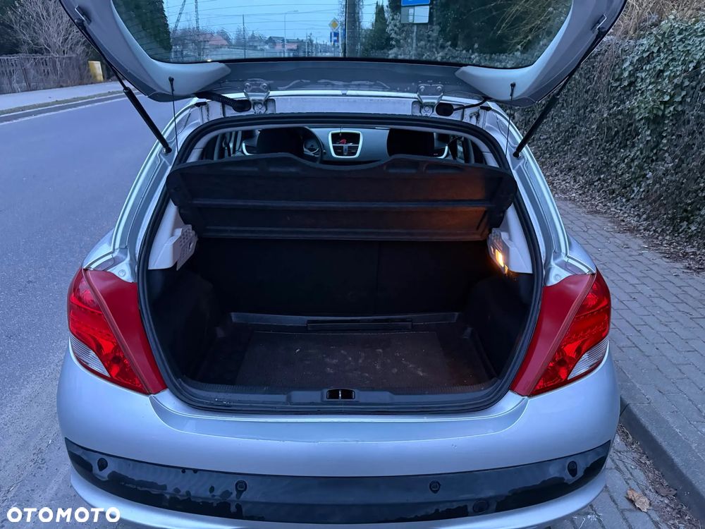 Peugeot 207 1.4 Trendy - 8