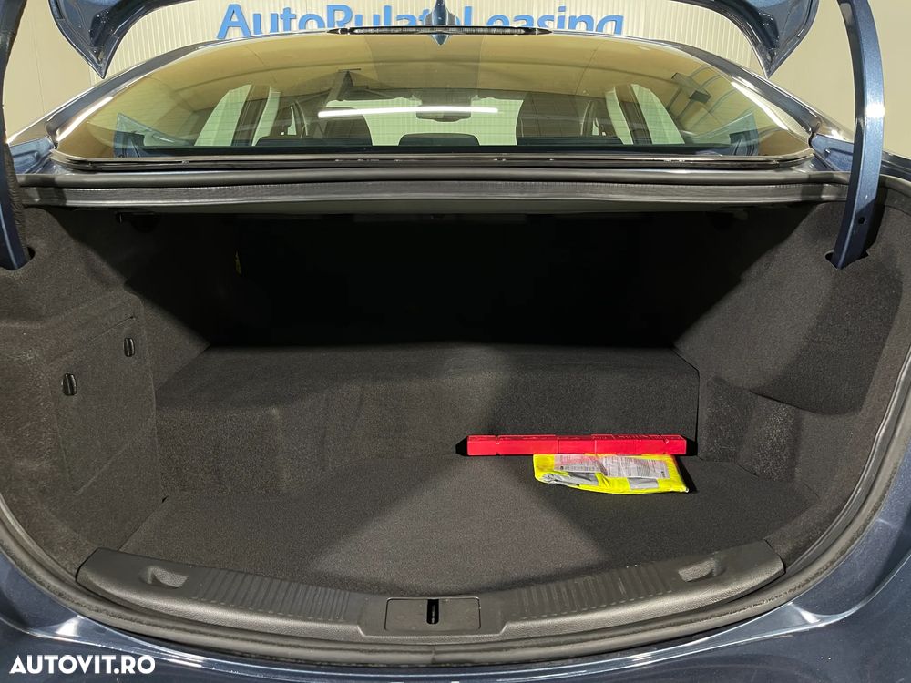 Ford Mondeo 2.0 HEV Titanium - 12