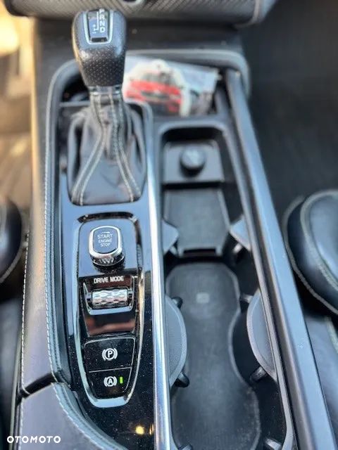 Volvo XC 90 D5 SCR AWD R-Design 7os - 10