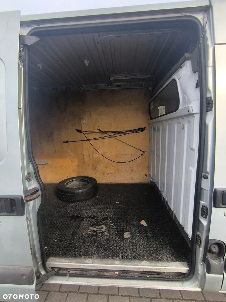 Nissan INTERSTAR - 4