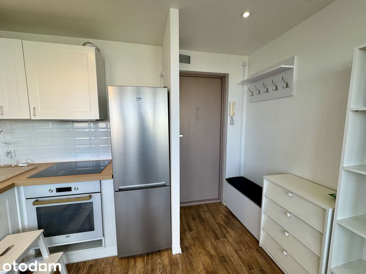 Odnowiona kawalerka 24 m² z widokiem na Sky Tower – ul. Gajowicka 72
