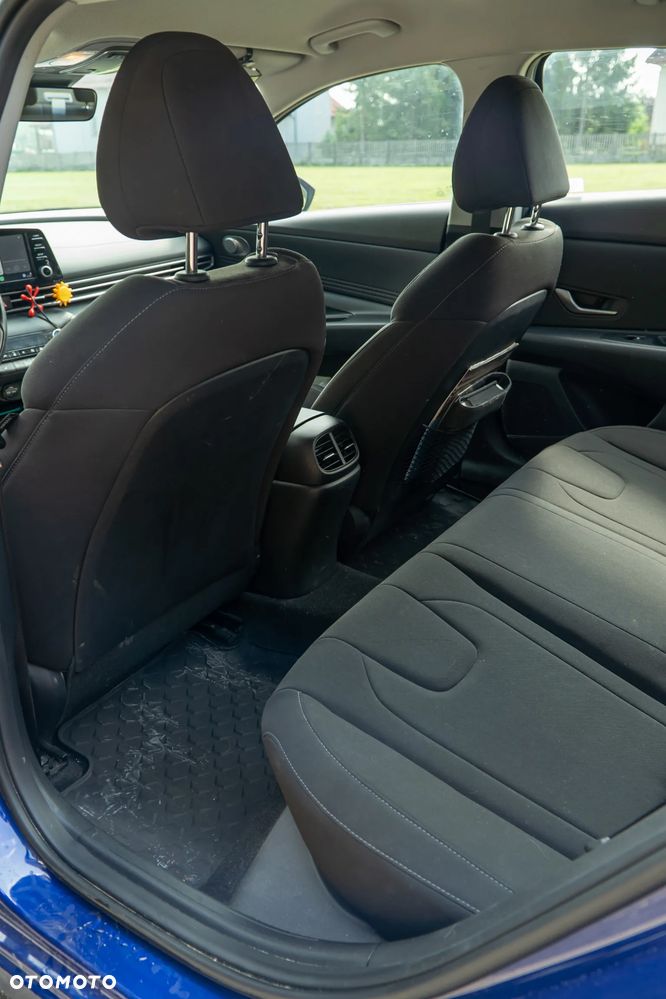 Hyundai Elantra 1.6 Executive - 14