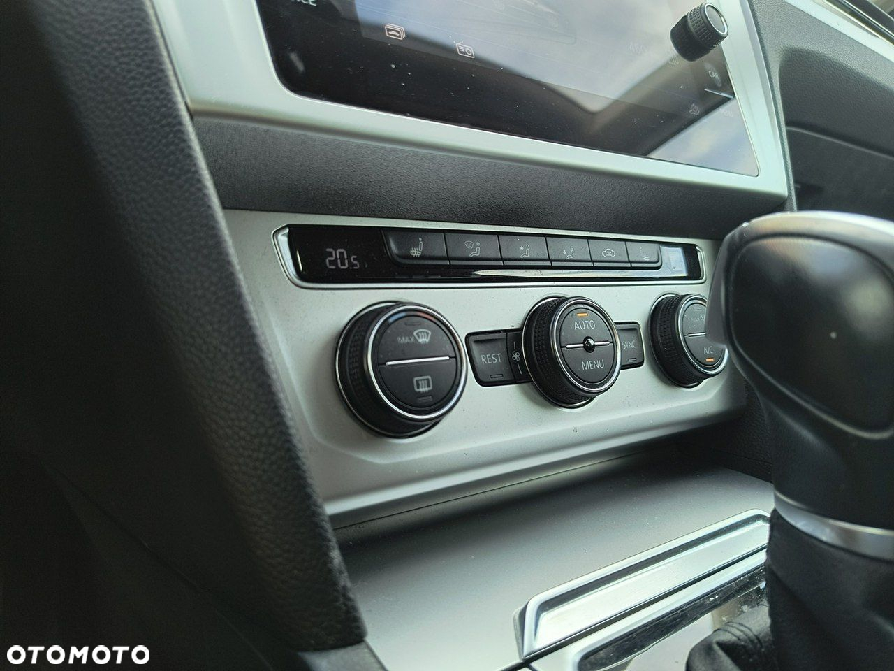 Volkswagen Passat - 27