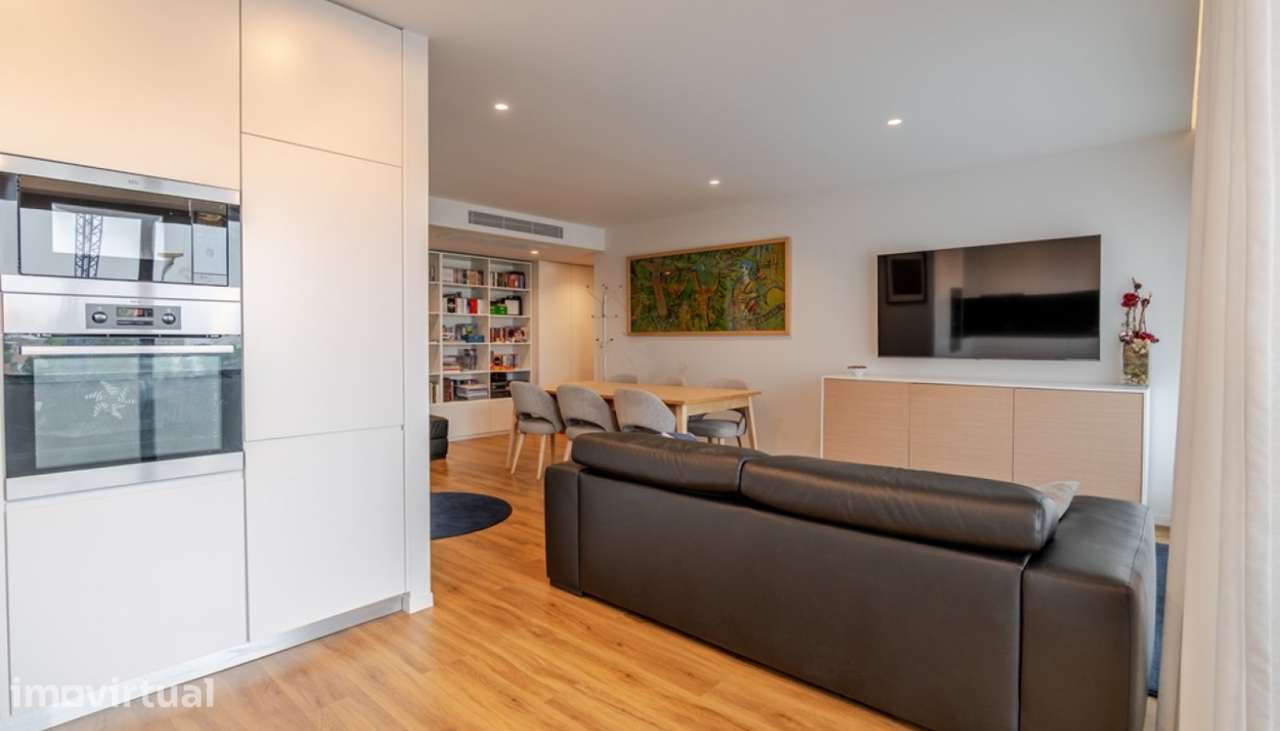 Apartamento T3 com varanda e vistas desafogadas em Leça da Palmeira - Grande imagem: 5/22