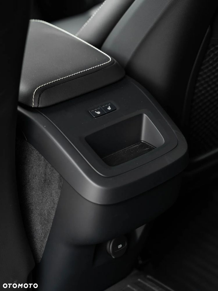 Volvo XC 60 B5 B AWD Plus Dark - 40