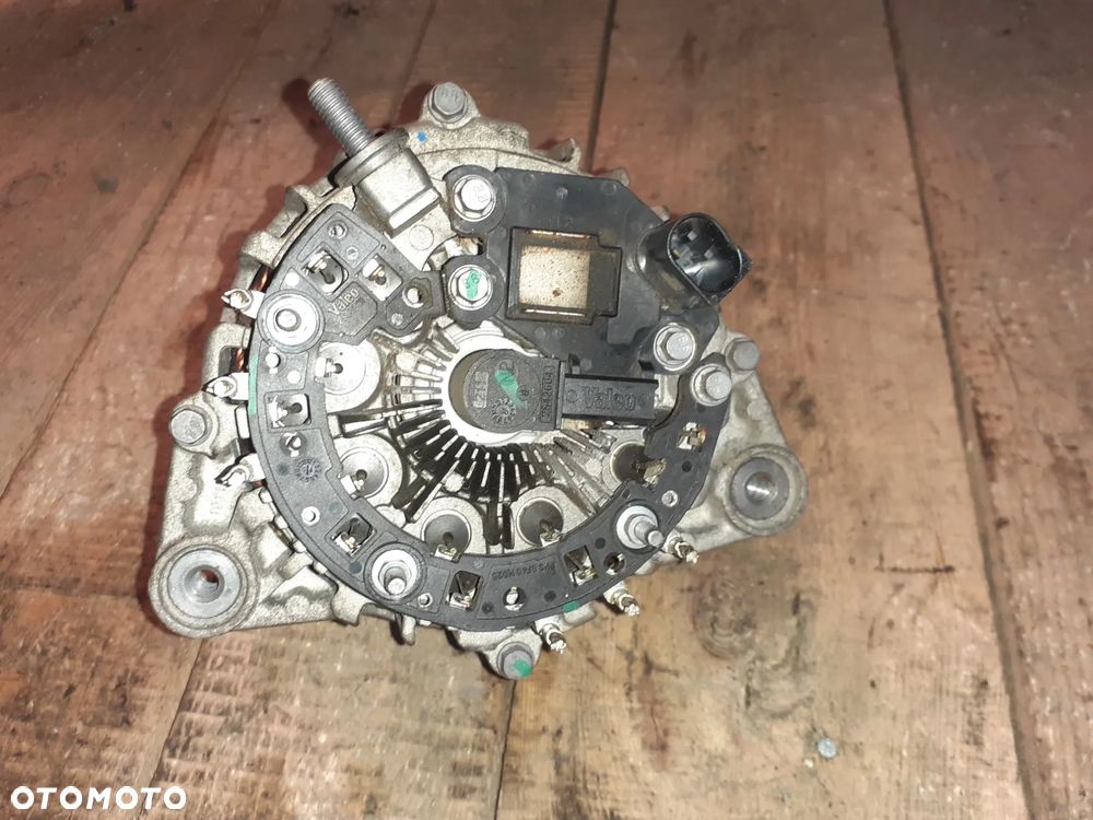 Mercedes 6.3 AMG Alternator - 2