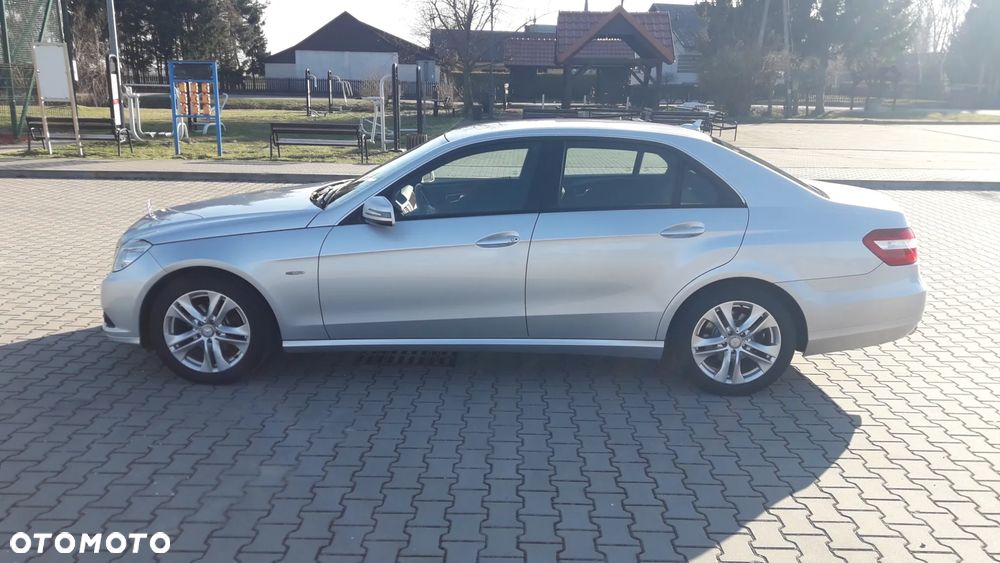 Mercedes-Benz Klasa E 200 CGI BlueEFFICIENCY - 4